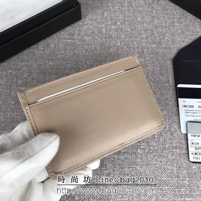 PRADA普拉達 專櫃最新款式 頂級原單納帕牛皮 三層信用卡夾 1MC208 DD1710